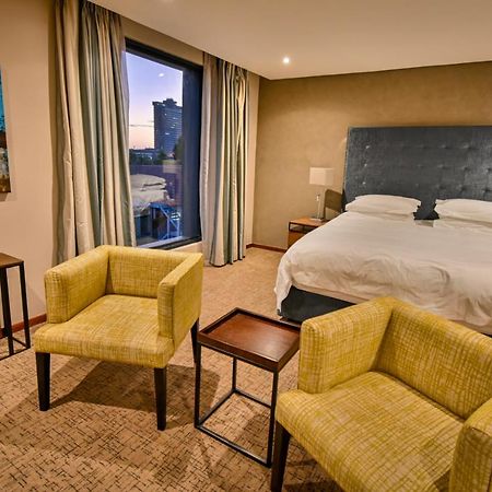 Premier Splendid Inn Bloemfontein Bagian luar foto