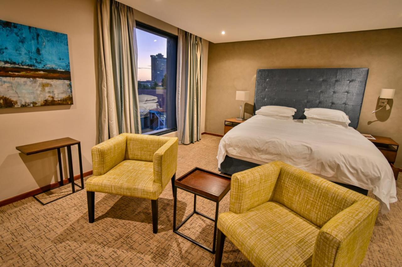 Premier Splendid Inn Bloemfontein Bagian luar foto