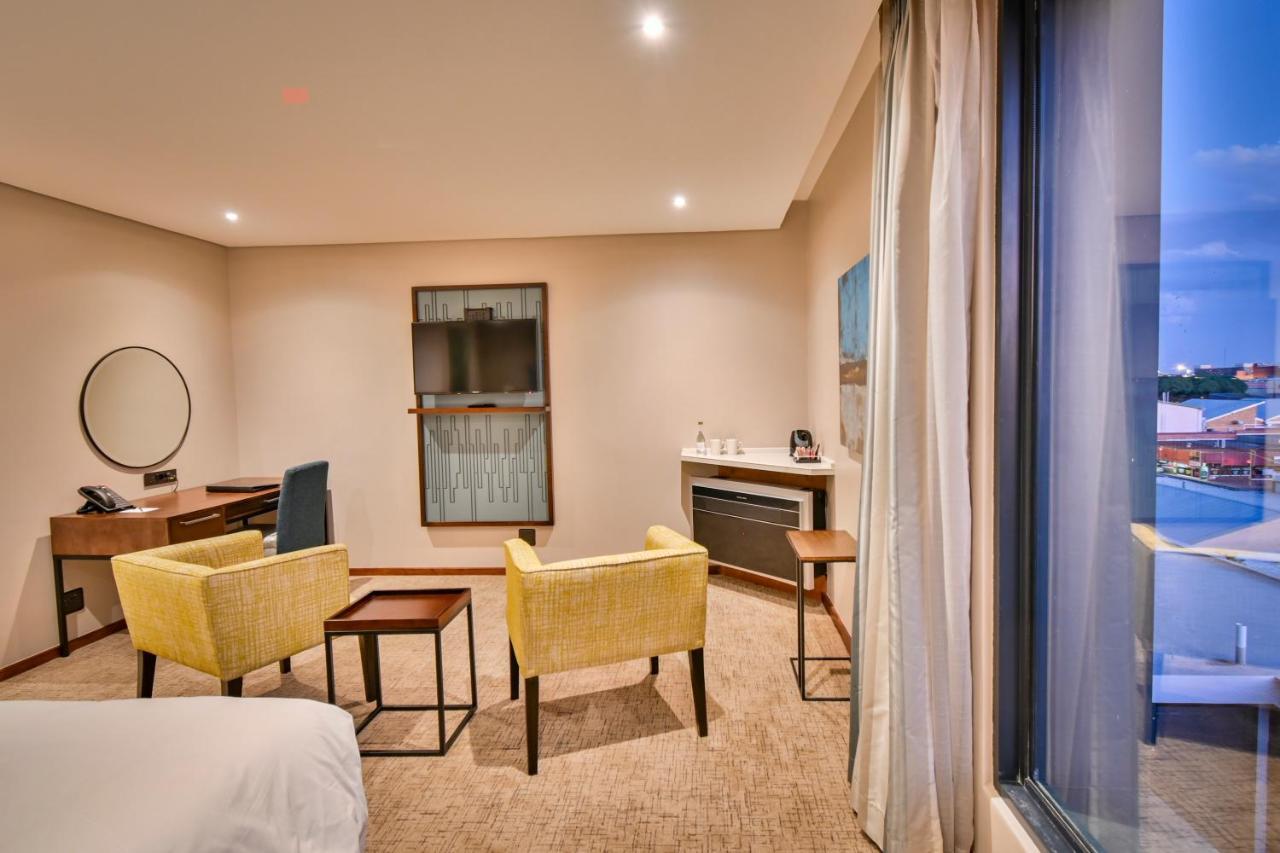 Premier Splendid Inn Bloemfontein Bagian luar foto