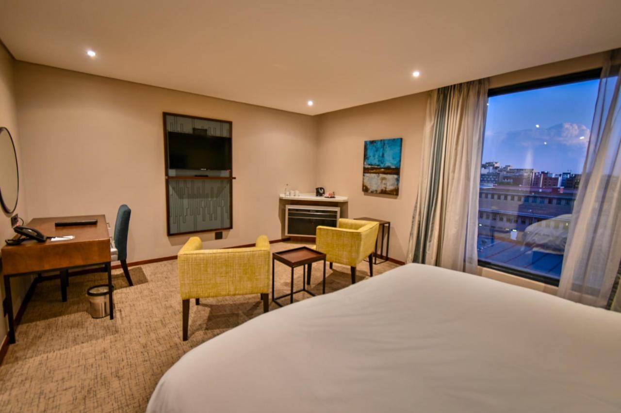 Premier Splendid Inn Bloemfontein Bagian luar foto